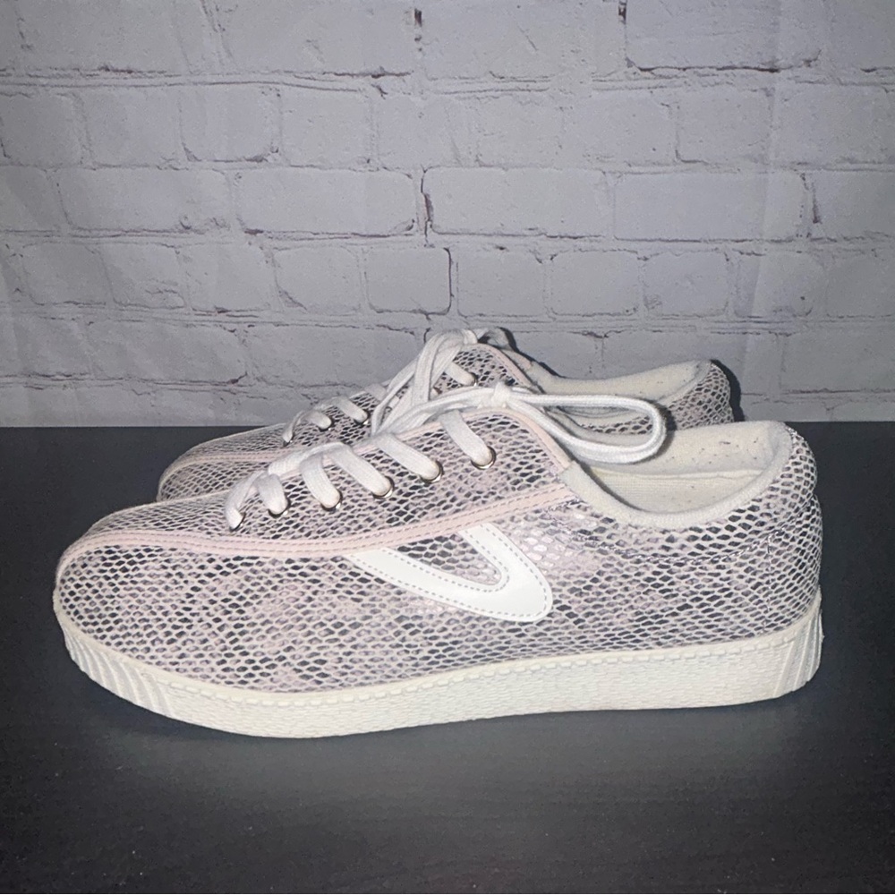 Tretorn Nylite Plus Leather‎ Sneakers women’s size 9.5